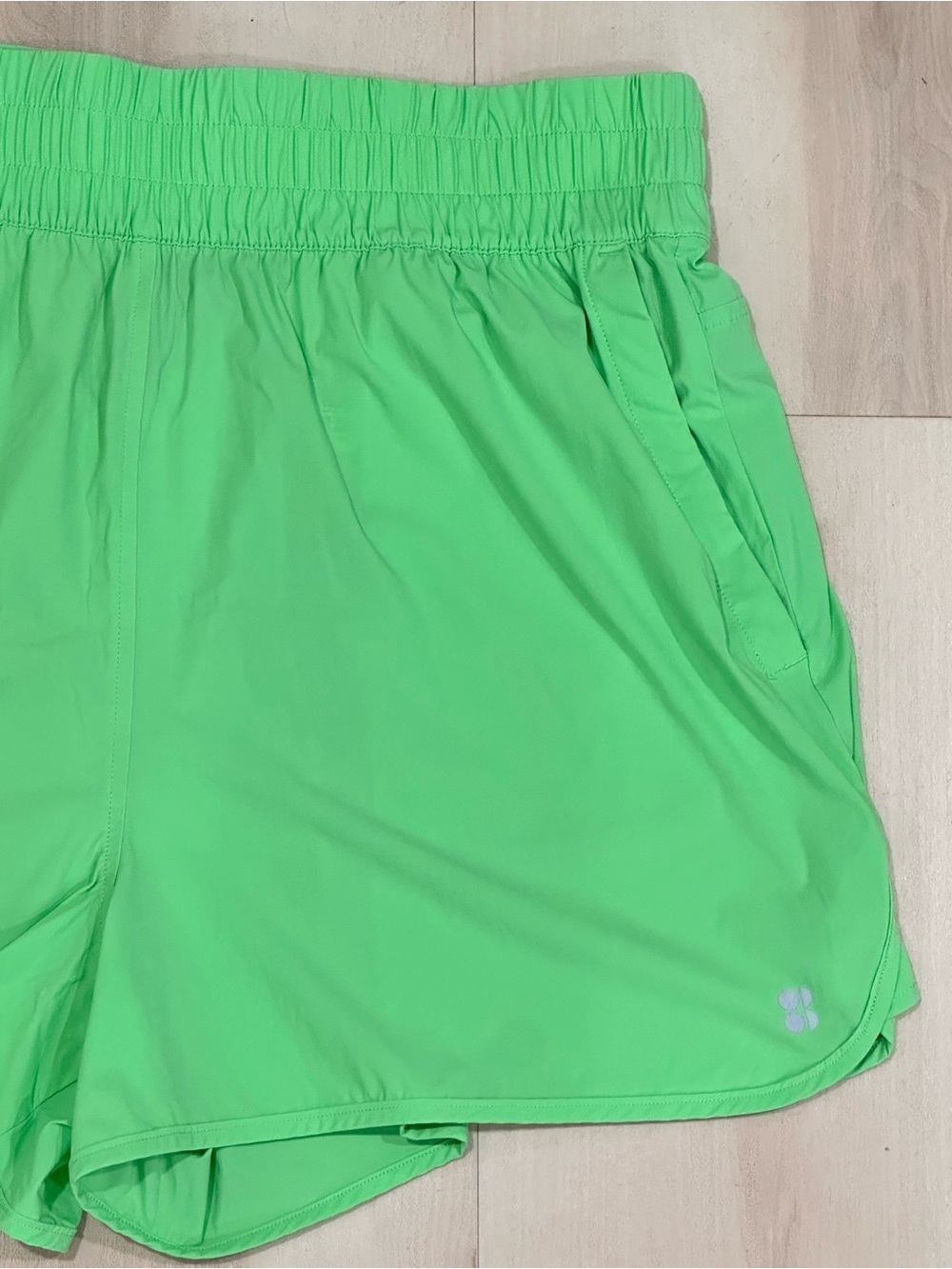 Sweaty Betty Relay Shell Shorts Sz L Zest Green running training lightweight - Picture 10 of 15